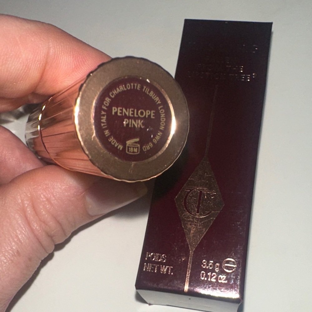 Charlotte Tilbury “Penelope Pink” Lipstick - Picture 8 of 9